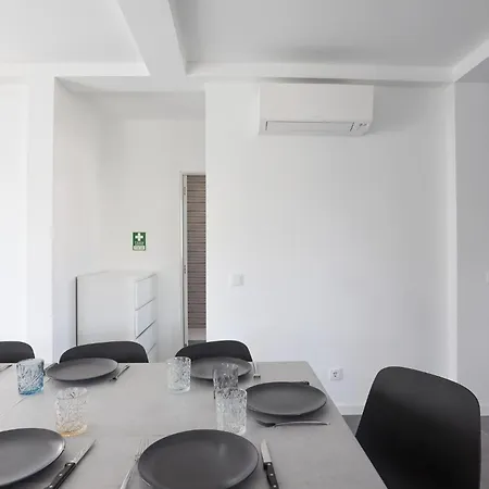 Soares - Centro - For Families - By Bedzy Villa *