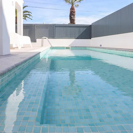 Soares - Centro - For Families - By Bedzy Villa *