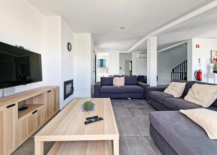 Soares - Centro - For Families - By Bedzy Villa