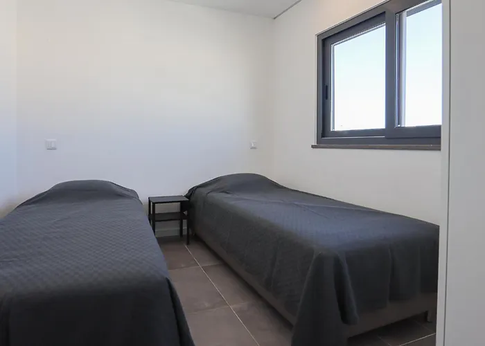 Soares - Centro - For Families - By Bedzy Villa *