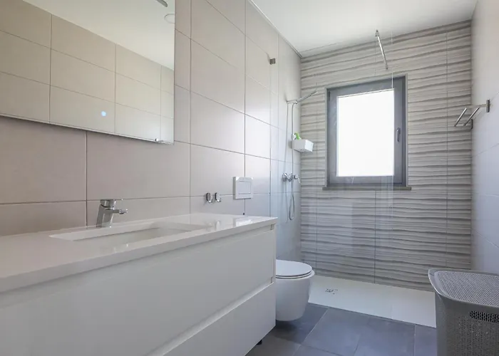 Villa Soares - Centro - For Families - By Bedzy